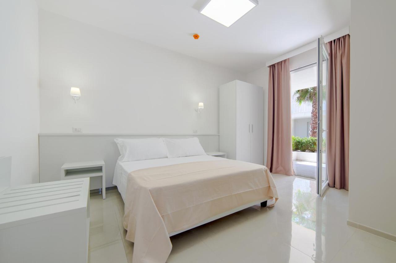 Smart Hotel Ugento Torre San Giovanni Ugento Bagian luar foto