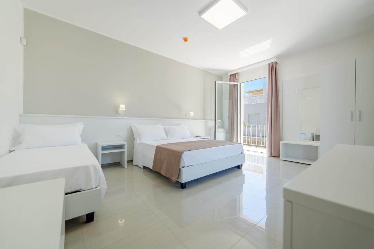 Smart Hotel Ugento Torre San Giovanni Ugento Bagian luar foto