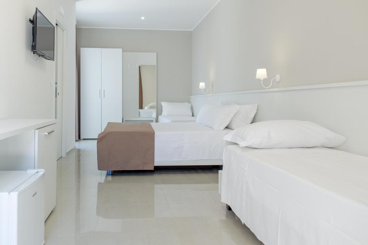 Smart Hotel Ugento Torre San Giovanni Ugento Bagian luar foto